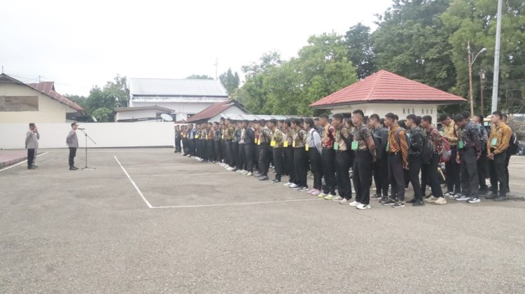 Lepas Ratusan Casis Polri menuju Polda NTT, Wakapolres Belu Beri Tips Jitu Lolos Seleksi Polri T.A 2025