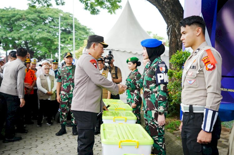 Tinjau Rest Area KM 57, Kapolri Pastikan Kelancaran dan Pelayanan Masyarakat saat Arus Mudik