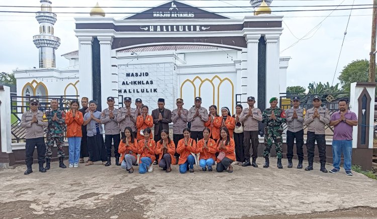 Bersama Koramil dan Mahasiswa STIPAS St.Petrus Kefamenanu, Aparat Polsek Tasifeto Barat Amankan Ibadah Sholat Idul Fitri 1446 H