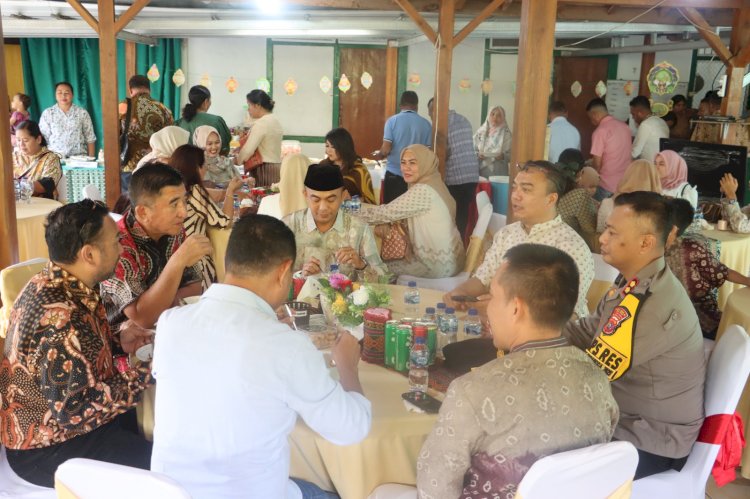 Momen Idul Fitri 1446 H ,Kapolres Belu Bersama Ketua Bhayangkari dan Pejabat Utama Gelar Silaturahmi ke Kodim 1605