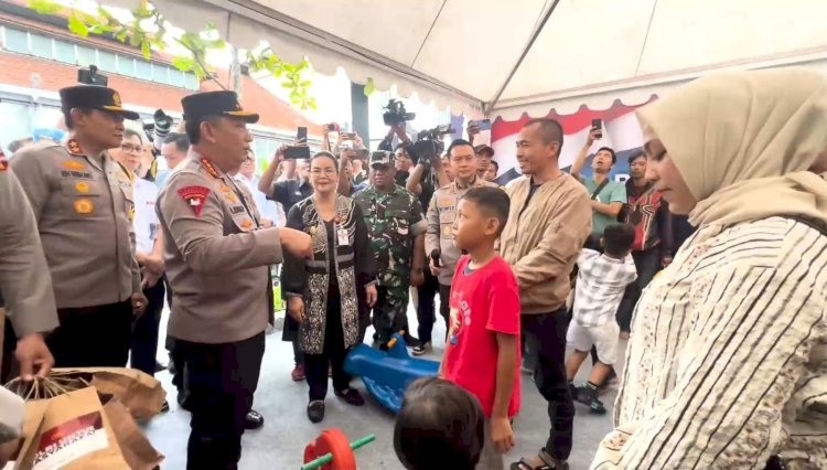 Kapolri Cek Langsung Pelayanan Arus Balik di Stasiun Tawang, Dorong Pemudik Gunakan Kereta Api