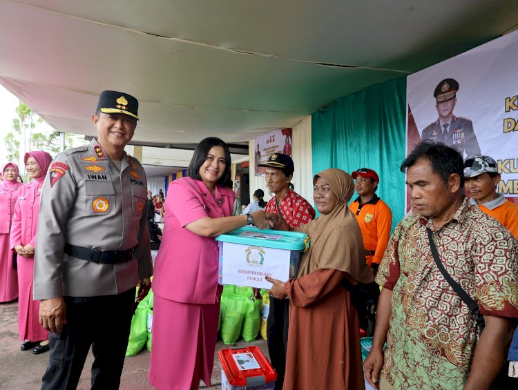 Sambut Hari Bhayangkara ke-79, Kapolda Kalteng Pimpin Bakti Kesehatan dan Serahkan Bansos untuk Petani di Gunung Mas