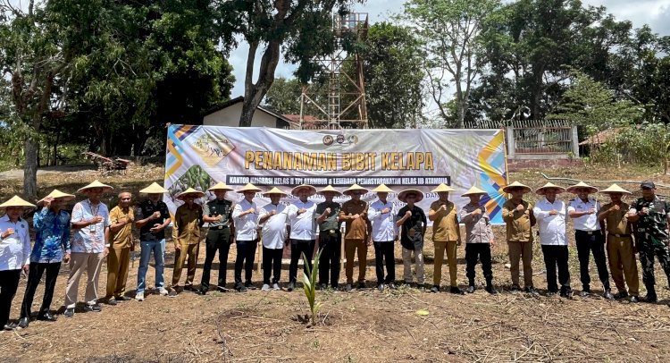Dukung Ketahanan Pangan, Wakapolres Belu Hadiri Penanaman Bibit Kelapa Serentak Bersama Menteri Imigrasi dan Pemasyarakatan