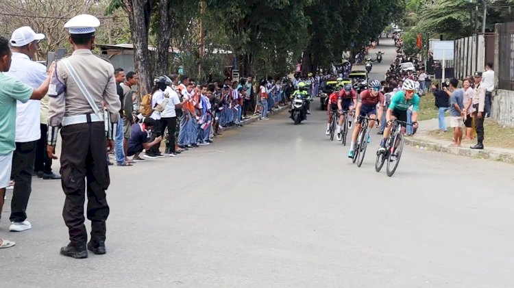 Menyebar di 90 Titik Pengamanan, Ratusan Personel Polres Belu Berjibaku dari Pagi hingga Siang Sukseskan Stage 2 Tour de EnTeTe 2025