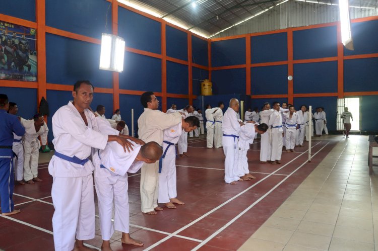 Diusulkan Naik Pangkat Tahun Depan, 59 Personel Polres Belu dan Brimob Kompi 1 Yon A Pelopor Ikut Ujian Bela Diri Polri