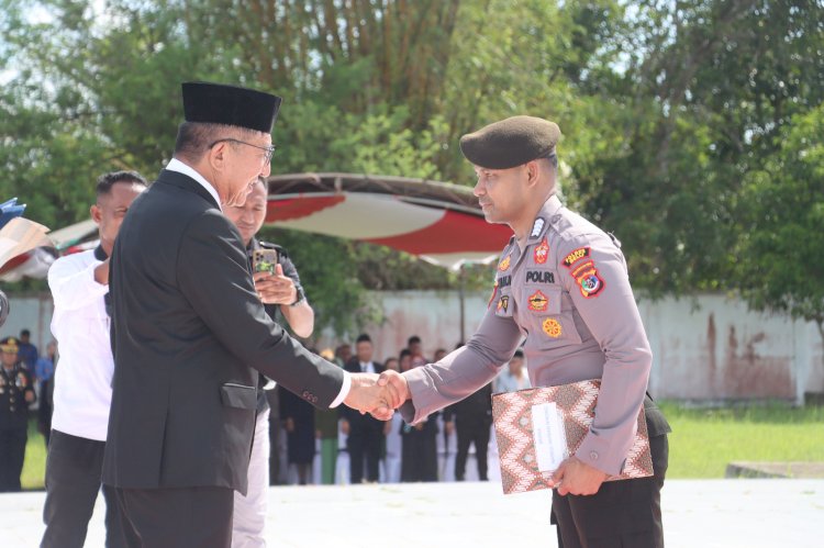 Olah Lahan Tidur Selamatkan Tomat Raksasa Langka dari Kepunahan, Bripka Nasrul Ikhwan Terima Penghargaan dari Kapolda NTT