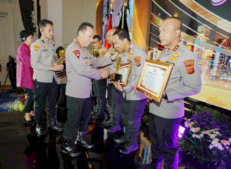 Kapolda NTT Dapat Penghargaan dari Kapolri dalam Ajang HeForShe Awards 2025