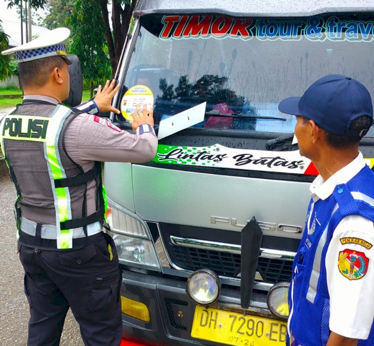 Ops Keselamatan 2026, Sat Lantas Polres Belu Gelar Ramp Chek Bus Angkutan Lintas Batas Negara, Pastikan Kendaraan Layak Jalan untuk Keselamatan Bersama