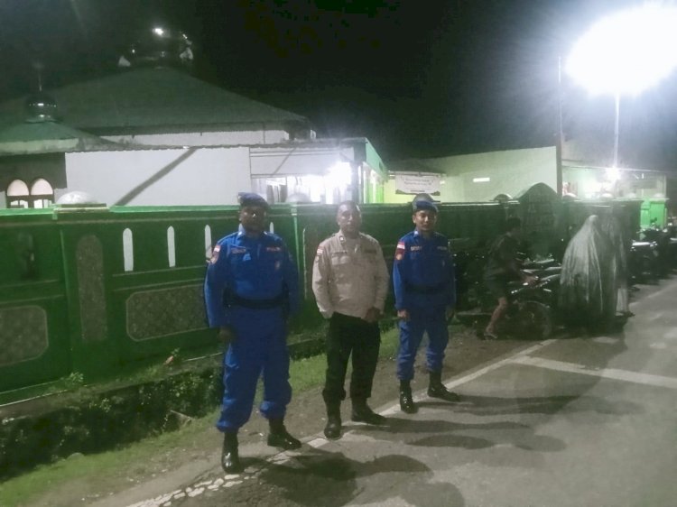 Jamin Keamanan Umat di Bulan Ramadan 1447 H, Polsek Kakuluk Mesak dan Sat Polairud Polres Belu Amankan Ibadah Tarawih di Masjid Al-Huda Atapupu