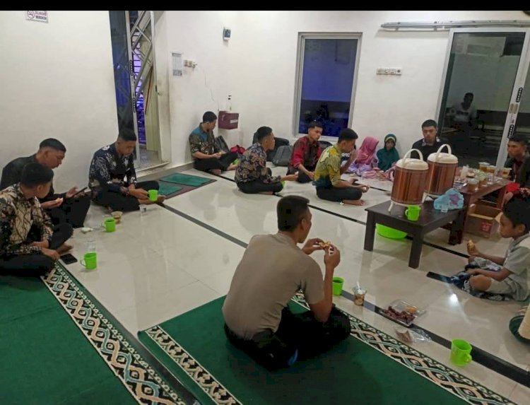 Safari Ramadan 1447 H, Personel Belu Gelar Buka Puasa Bersama dan Tarawih Keliling di Mushola Baiturrahman