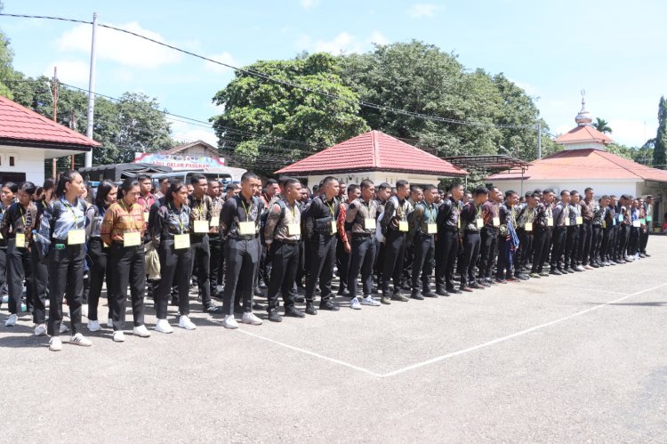 Lepas Ratusan Casis Polri menuju Polda NTT, Wakapolres Belu Beri Tips Jitu Lolos Seleksi Polri T.A 2026