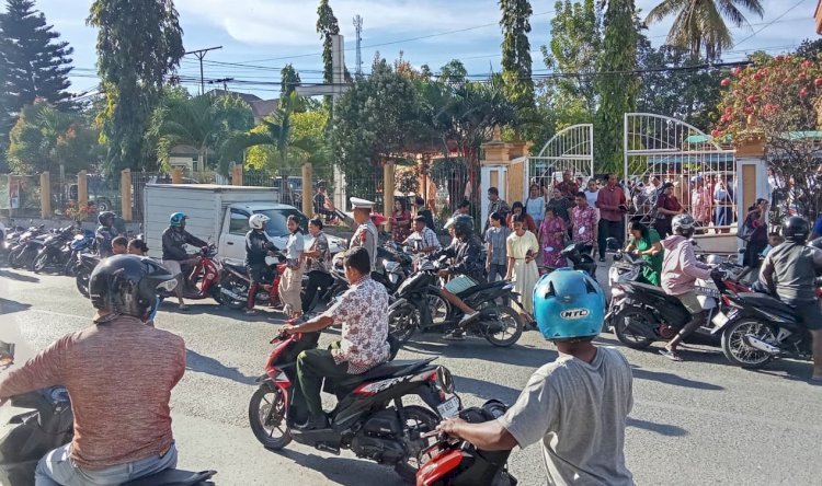 Beri Kenyamanan Saat Ibadah Sekaligus Cegah Laka Lantas, Satuan Lalu Lintas Polres Belu Atur Lalu Lintas di Gereja Saat Ibadah Minggu