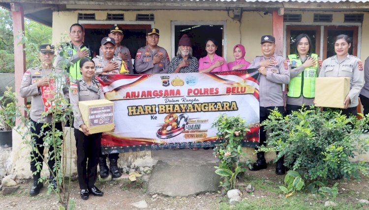 Anjangsana di Hari Bhayangkara ke 80, Kapolres Belu dan Ketua Bhayangkari Kunjungi Purnawirawan Polri dan Anggota Sakit Menahun