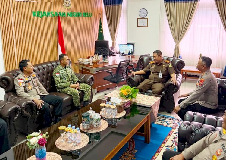 Jaga Terus Sinergitas dan Soliditas, Kapolres Belu bersama Kapolres Malaka Lakukan Silaturahmi ke Kodim 1605 dan Kejaksaan Negeri Belu