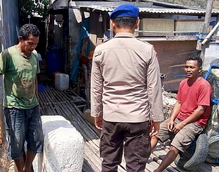 Temui Nelayan Pesisir Pantai, Personel Sat Polairud Polres Belu Imbau Pentingnya Bawa Alat Keselamatan Saat Melaut