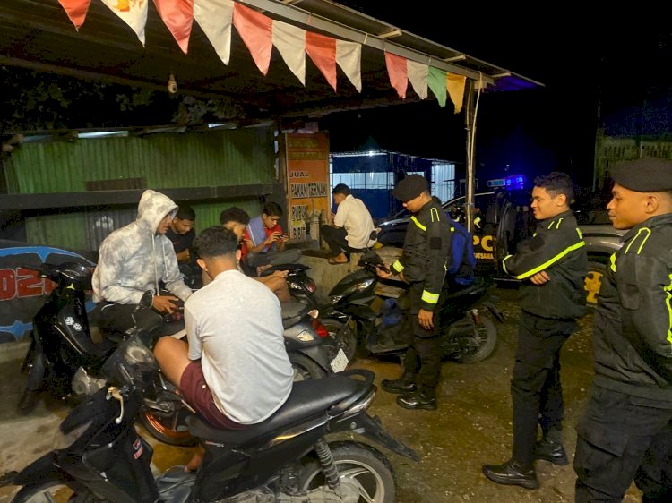 Senantiasa Menjaga Situasi Kondusif di Malam Hari, Unit Turjawali Samapta Polres Belu Gelar Patroli Dialogis di Seputaran Kota