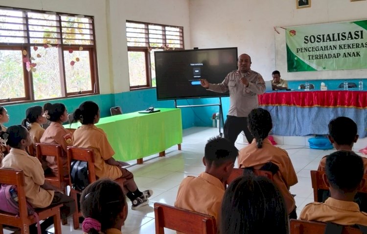 Wujudkan Sekolah yang Aman bagi Pelajar SMPN Satap Benemata, Kanit Bhabinkamtibmas Polres Belu Sosialisasikan Pencegahan Kekerasan terhadap Anak dan Dampak Hukumnya