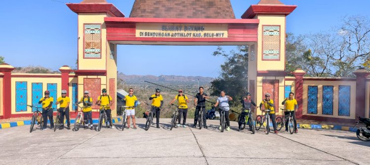 Jumat Sehat dengan Bersepeda, Cara Kapolres Belu, AKBP I Gede Eka Putra Astawa Jaga Kebugaran Tubuh Sekaligus Pantau Situasi Kamtibmas