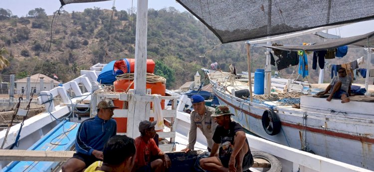 Gelar Patroli di Dermaga Atapupu, Sat Polairud Polres Belu Imbau Masyarakat Utamakan Keselamatan Berlayar