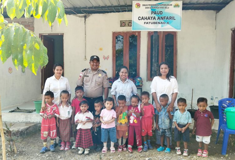 Polisi Peduli Pendidikan Anak, Kanit Bhabinkamtibmas Polres Belu, AIPDA Anton Nesi Bangun PAUD Gratis untuk Anak-anak di Perbatasan RI-RDTL