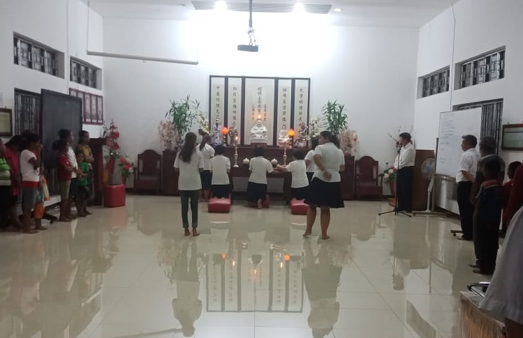 Turun ke Vihara Metta Prajna Dharma, Anggota Polres Belu Amankan Ibadah Sambut Imlek 2570