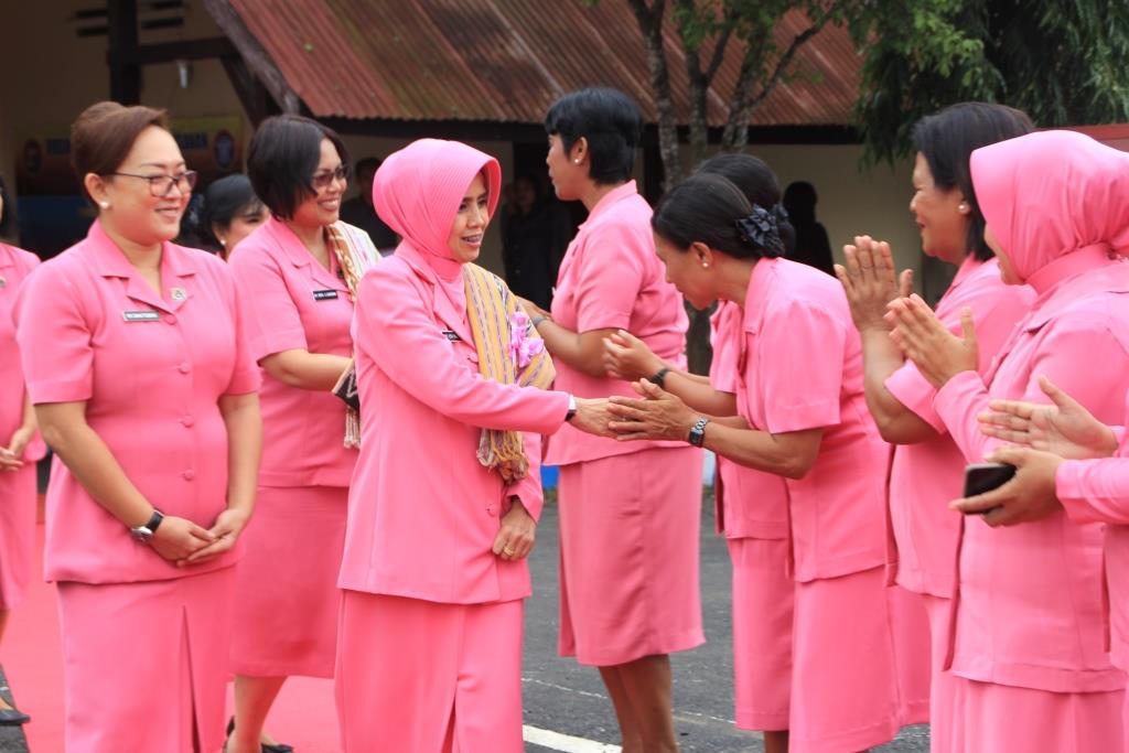 Ketua Bhayangkari Daerah NTT, Ny.Hera Raja Erizman Lakukan Kunjungan Kerja ke Pengurus Cabang Bhayangkari Belu