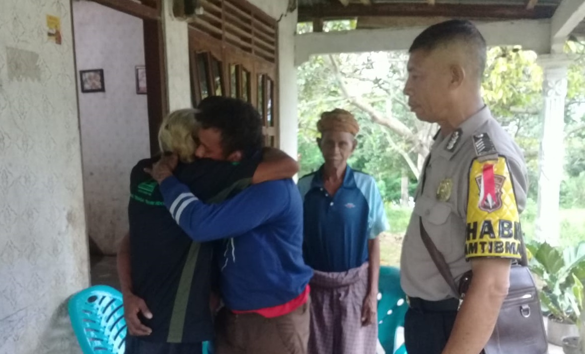 Bhabinkamtibmas Umanen BRIPKA Stef Lendu, Damaikan Ayah dan Anak yang Terlibat Salah Paham