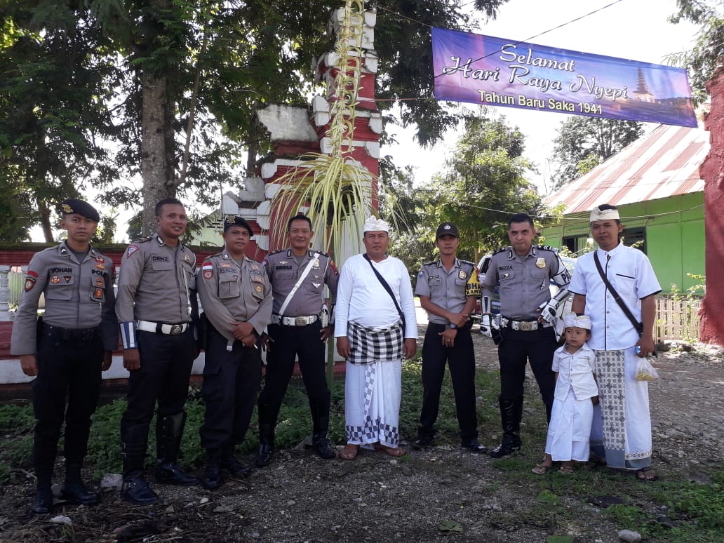 Dari Pura Atambua Nantha Hingga Pantai Pasir Putih, Polres Belu Kawal Upacara Melasti Sambut Nyepi 2019