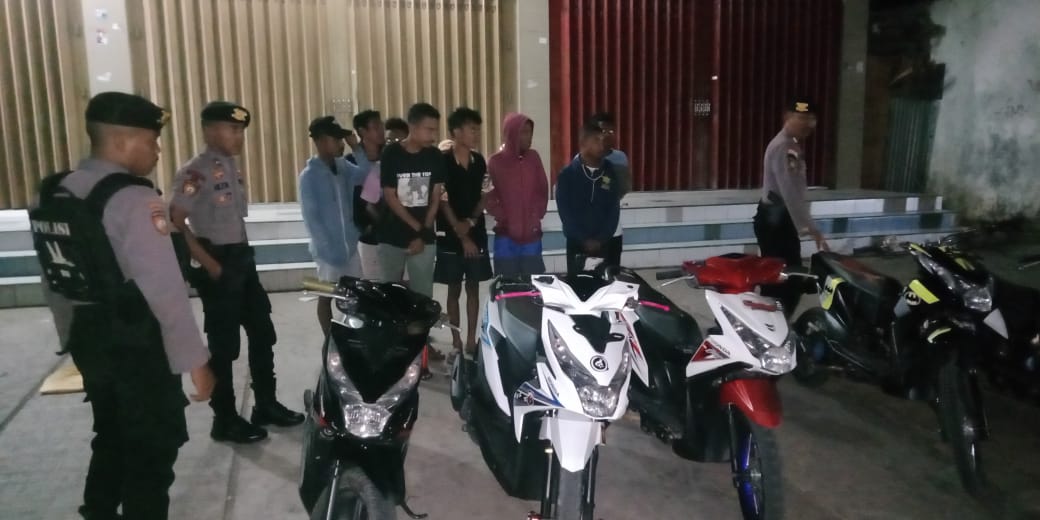 Temui Sekelompok Pemuda di Pertokoan, Patroli Malam Dalmas Polres Belu Imbau Jauhi Balapan Liar