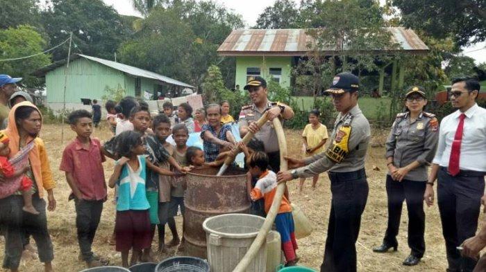 Kapolres Belu Turun Tangan Bagi Air Bersih di Daerah Terdampak Kekeringan