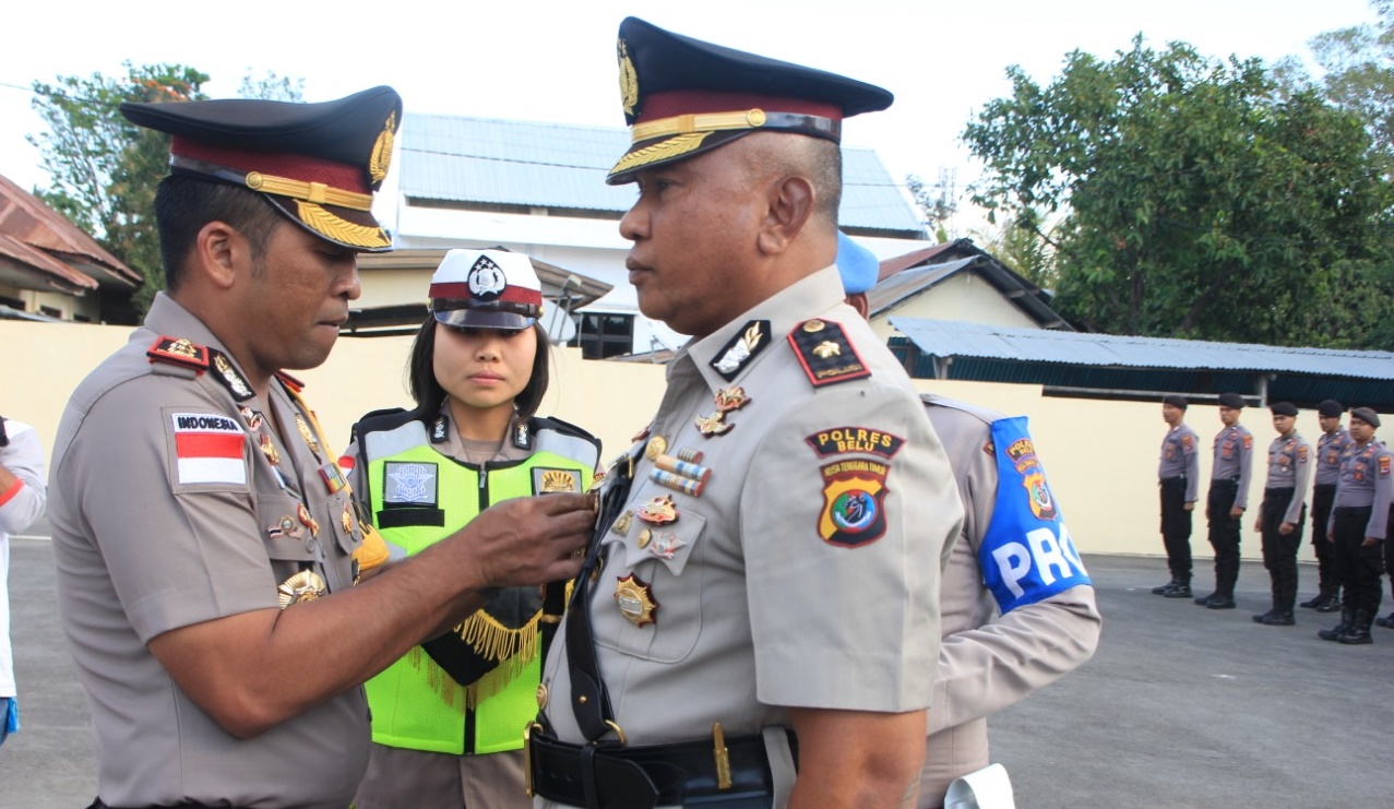 Jadi Kepala BNNK, KOMPOL Apolinario Da Silva Serahkan Jabatan Kabag Ops ke Kapolres Belu