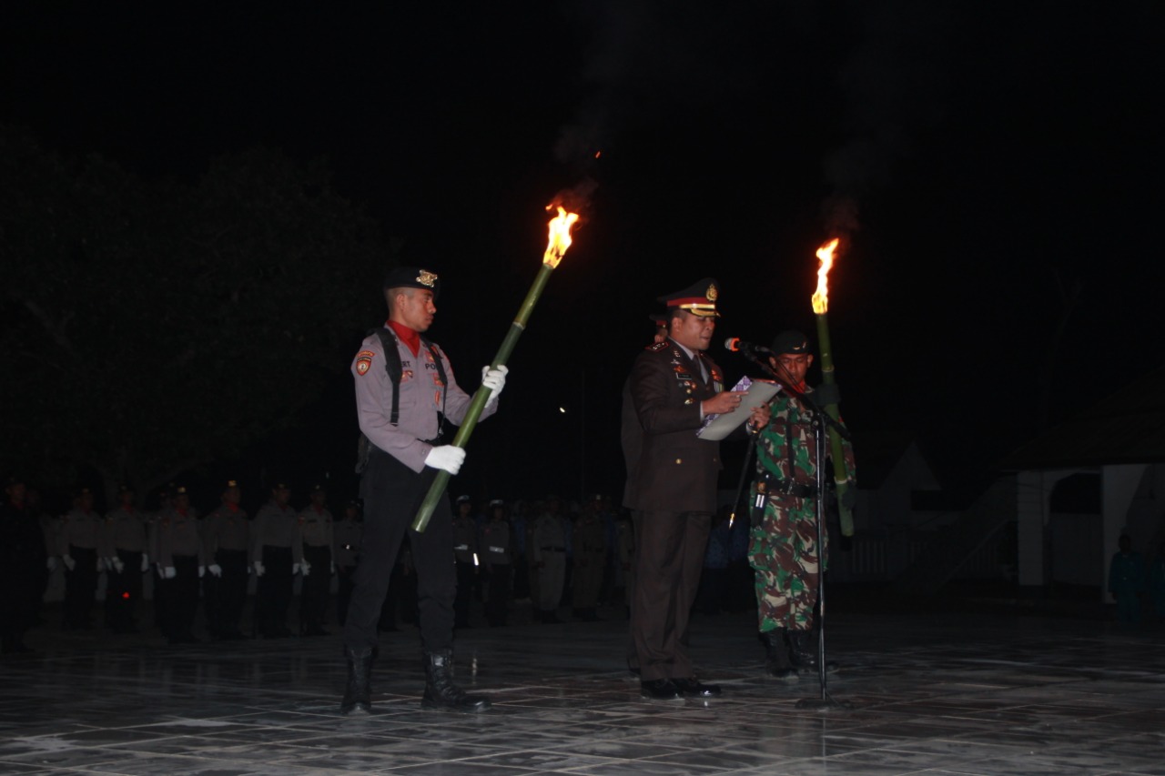 Kapolres Belu Pimpin Apel Kehormatan dan Renungan Suci Jelang HUT RI ke 74