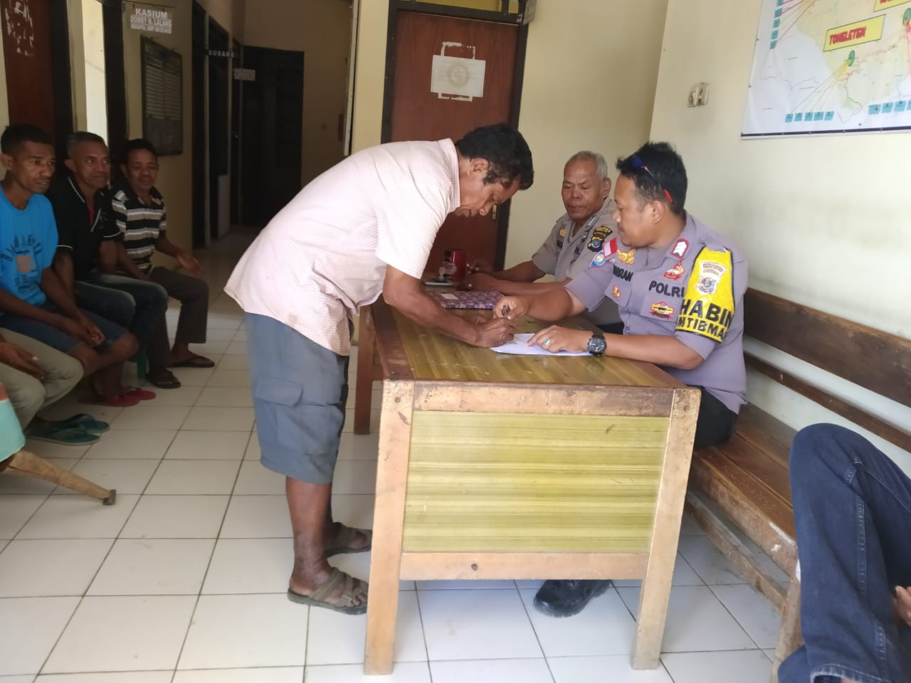 Bersama Piket SPKT, BRIGPOL Yusran Minta Mediasi Kasus Penghinaan