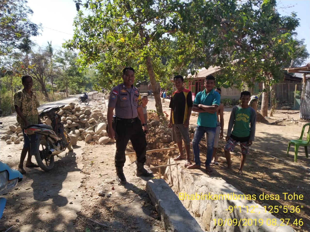 Awasi Penggunaan ADD, BRIPKA Yusran Tinjau Pengerjaan Drainase di Desa Binaannya