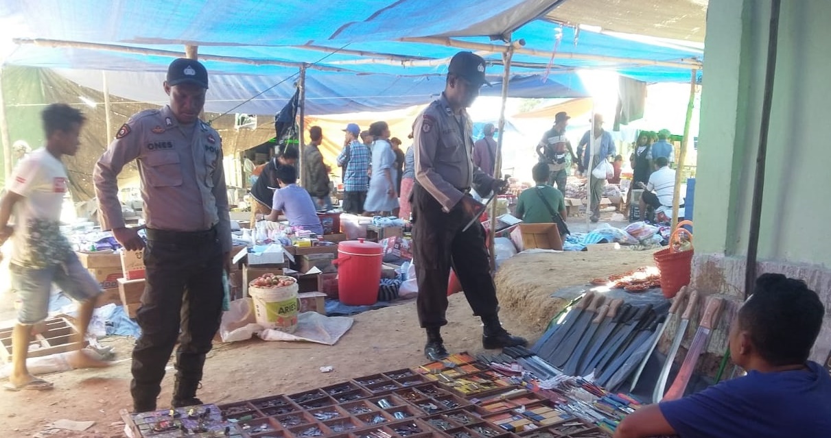 Patroli di Pasar Tradisional, Anggota Polsek Raihat Beri Imbauan ini ke Penjual dan Pengunjung Pasar