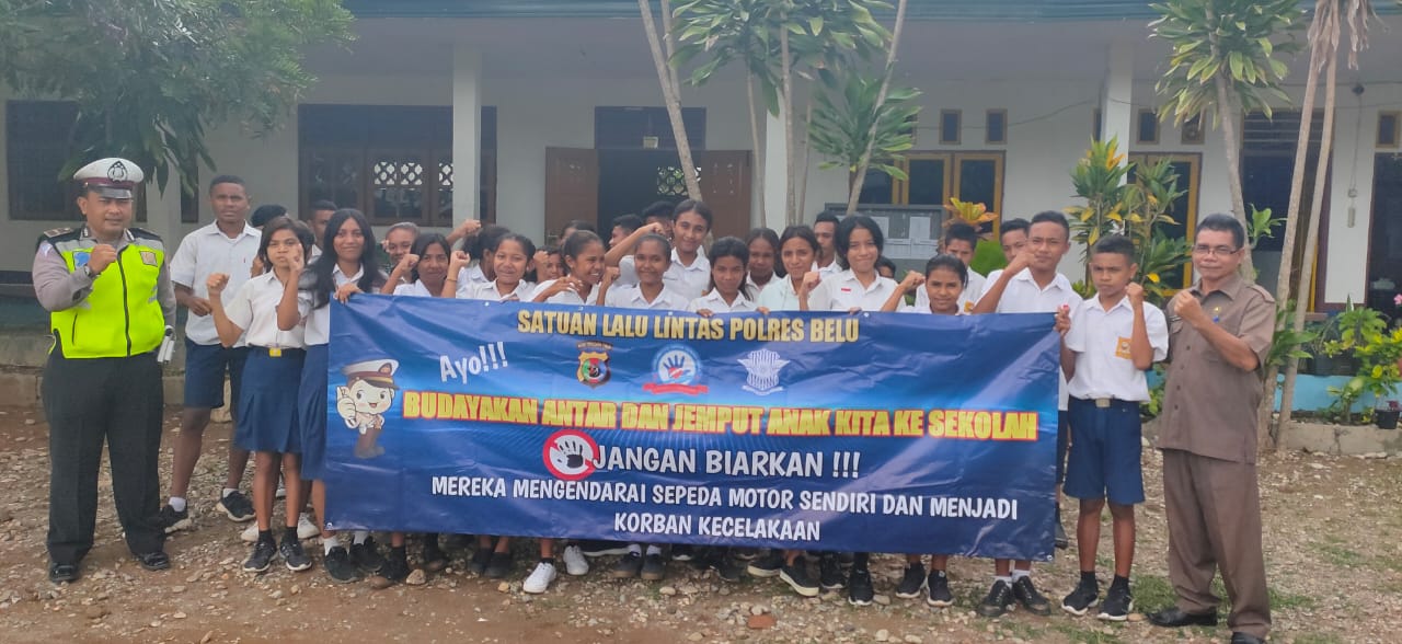 Peduli Keselamatan, Sat Lantas Polres Belu Ajak Guru dan Pelajar SMP Kristen Dukung Progam Budaya Antar Jemput Anak ke Sekolah