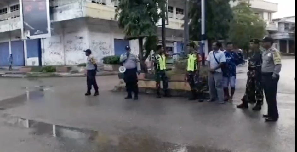 Video:Bhabinkamtibmas Polres Belu bersama Babinsa Imbau Warga Atambua Lakukan ini Cegah Penularan Virus Corona