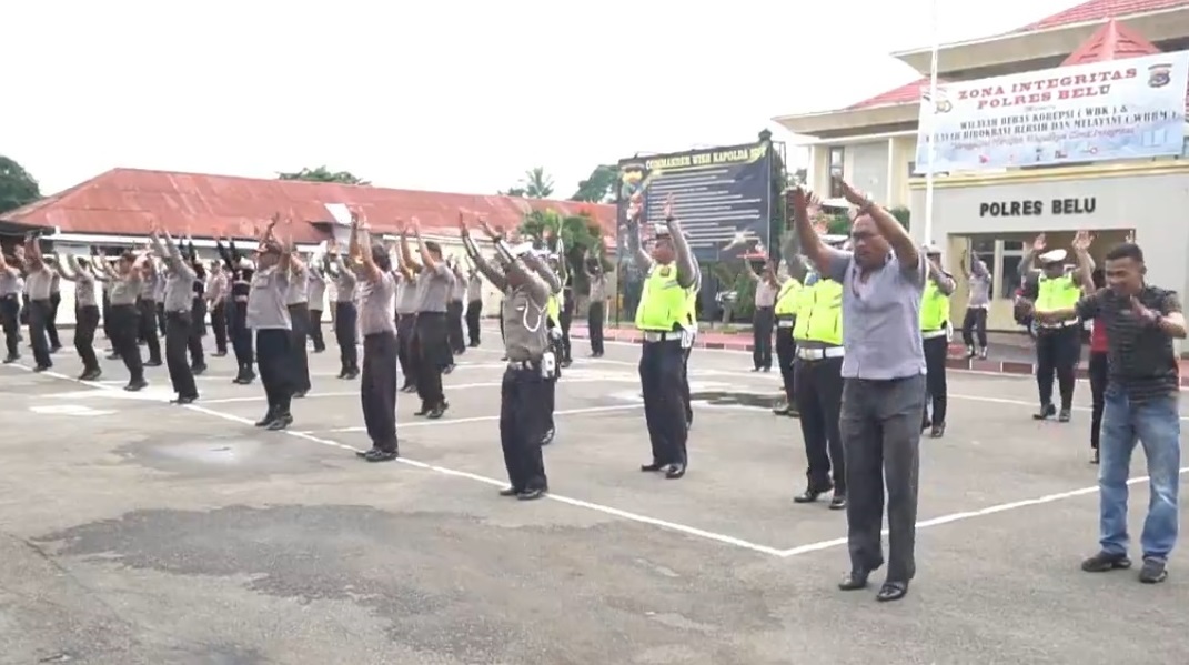 Agar Selalu Tampil Prima, Personil Polres Belu Jaga Kebugaran Tubuh dengan Senam AW S3